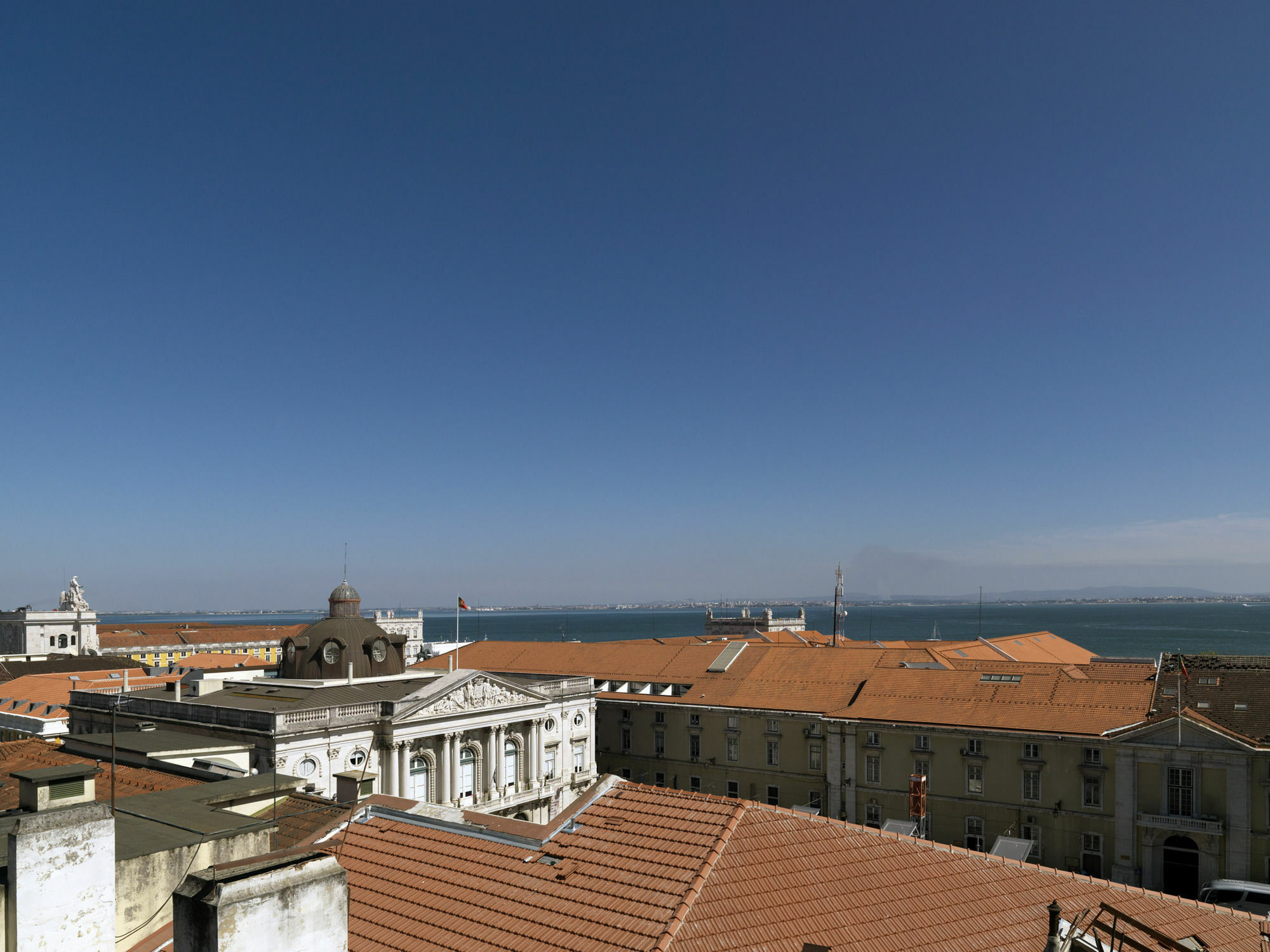 Feels Like Home Chiado Prime Suites Lisboa Eksteriør bilde